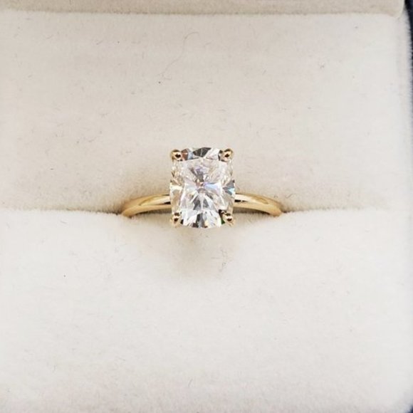 14K Yellow Gold 3 carats Radiant Cut Moissanite Engagement Ring - Picture 4 of 13